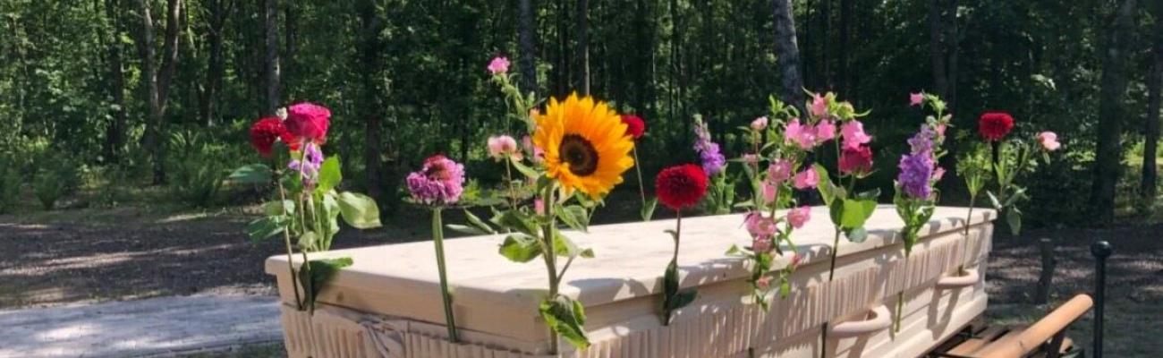Bloemen bij een uitvaart
